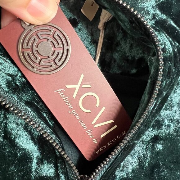 NWT XCVI Forest Green Full Zip Velvet Velour Vest w/ Pockets Size Small - Picture 3 of 8